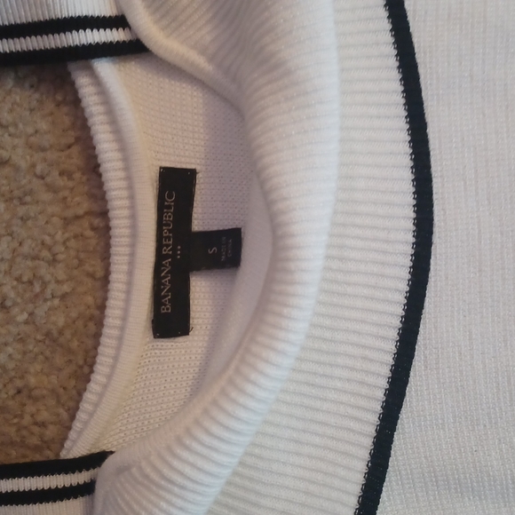 Banana Republic sweater - Picture 2 of 2